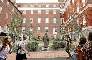 ΗΠΑ: Τη διαγραφή 10.000 δολαρίων ανά φοιτητικό δάνειο ανακοίνωσε ο πρόεδρος Μπάιντεν	