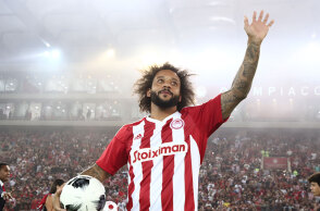 Ο Μαρσέλο αποθεώθηκε στο «Γεώργιος Καραϊσκάκης» κατά την παρουσίασή του από τον Ολυμπιακό