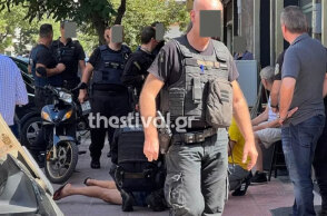 Αστυνομικοί έχουν ακινητοποιήσει τον λογιστή στη Θεσσαλονίκη