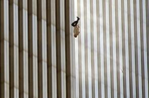 Η ιστορία πίσω από το The Falling Man