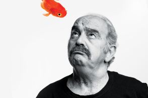 Ο Ερρίκος Λίτσης πρωταγωνιστεί στην παράσταση «Ο Μάκης» στο Θέατρο του Νέου Κόσμου