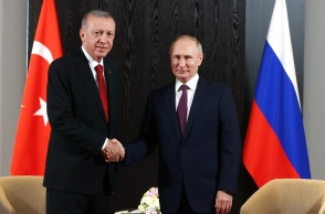 Πούτιν και Ερντογάν αγκαζέ στο Ουζμπεκιστάν (video)