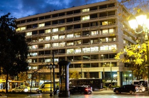 ΥΠΟΙΚ: 23,5 δισ. ευρώ το 2023 και μόνιμο δημοσιονομικό κόστος 10 δισ. ευρώ τα μέτρα Τσίπρα