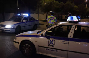 Νυχτερινό μπλόκο της αστυνομίας σε δρόμο της Αθήνας