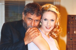 Ποιος μεγάλος ηθοποιός θα έπαιζε στην τρίτη σεζόν της σειράς «Δύο Ξένοι»; Η αποκάλυψη της Τιτίκας Στασινοπούλου