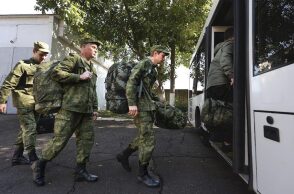 Φιάσκο η επιστράτευση του Πούτιν; Χιλιάδες Ρώσοι επιστρέφουν σπίτια τους,