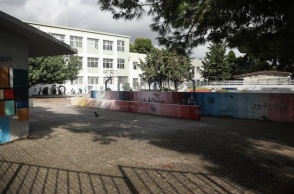 Συμπλοκή σε ΕΠΑΛ στο Αιγάλεω ανάμεσα σε μαθητή και διευθυντή