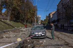 Νεκροί και τραυματίες από τις ρωσικές επιθέσεις σε ουκρανικές πόλεις