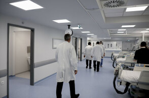 Ο κορωνοϊός στην Ελλάδα έχει αρχίσει να επηρεάζει τους «σκληρούς» δείκτες