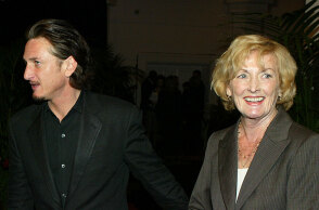 Ο Σον Πεν και η μητέρα του Αϊλίν Ράιαν