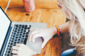 Γυναίκα - υπολογιστής