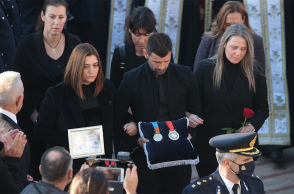 Ο Μιχάλης Μουρούτσος μετέφερε τα δύο ολυμπιακά μετάλλια του Αλέξανδρου Νικολαΐδη στην κηδεία του