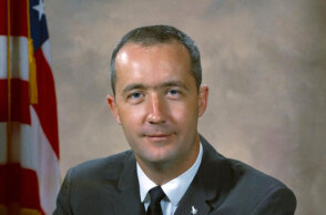 Ο Τζέιμς ΜακΝτίβιτ