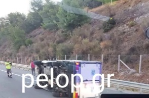 Θανατηφόρο τροχαίο στην Ακράτα – Δύο νεκροί σε σύγκρουση τριών οχημάτων