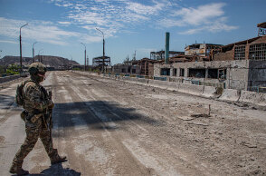 Ρώσος στρατιώτης περιπολεί