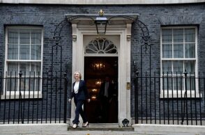 Πόλεμος ζυμώσεων εντός των Συντηρητικών – Ποιος προηγείται