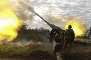 Ουκρανικό πυροβολικό βομβαρδίζει θέσεις του ρωσικού στρατού