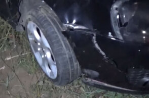 Το αυτοκίνητο που παρέσυρε τη μητέρα και τα δύο παιδιά στην Ημαθία