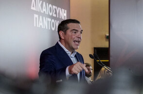 Ο Αλέξης Τσίπρας μιλά στην Κεντρική Επιτροπή του ΣΥΡΙΖΑ