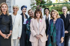 Η Κ. Σακελλαροπούλου υποδέχθηκε γυναίκες που νόσησαν από καρκίνο μαστού