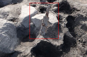 Σπαθί καρφωμένο σε τάφο Βίκινγκ στη Σουηδία