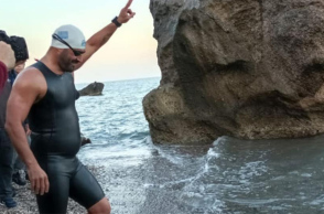 Ο Παραολυμπιονίκης Χαράλαμπος Ταϊγανίδης κολύμπησε από τη Ρόδο ως τη Σύμη