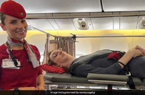 Η πιο ψηλή γυναίκα στον κόσμο ταξίδεψε για πρώτη φορά με αεροπλάνο