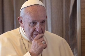 Ο Πάπας Φραγκίσκος προτείνει μεγαλύτερη ευρωπαϊκή βοήθεια για την Ελλάδα στο μεταναστευτικό