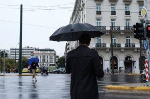 Οι βροχές στην Αττική θα συνεχιστούν σήμερα Κυριακή (6/11), καθώς η κακοκαιρία EVA συνεχίζει να επηρεάζει το Λεκανοπέδιο