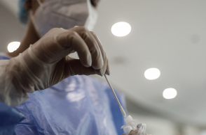 Τεστ κορωνοϊού από τον ΕΟΔΥ