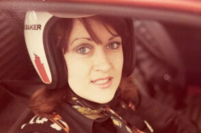 Η Sue Baker ήταν παρουσιάστρια στη εκπομπή Top Gear του BBC