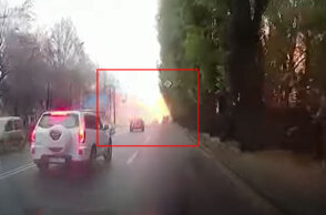 Η στιγμή που ρωσικός πύραυλος καταστρέφει κτίριο στο Ντνίπρο της Ανατολικής Ουκρανίας