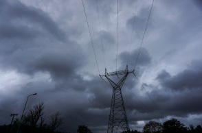 Βροχές και τοπικές καταιγίδες αύριο, κυρίως στα δυτικά και βόρεια, που βαθμιαία θα ενταθούν