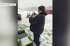 Αεροπλάνο με 53 σκύλους προς υιοθεσία έκανε «καταστροφική» προσγείωση σε γήπεδο γκολφ