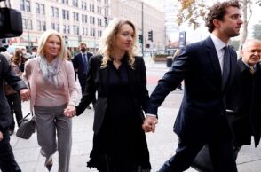 Σκάνδαλο Theranos: Ποινή φυλάκιης άνω των 11 ετών για την Ελίζαμπεθ Χολμς