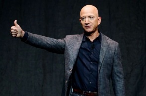 O Tζεφ Μπέζος υπόσχεται να δώσει όλα του τα χρήματα σε φιλανθρωπίες
