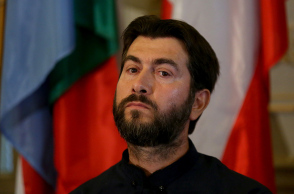 Ο π. Αντώνιος από την «Κιβωτό του Κόσμου»