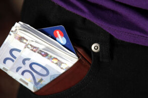 Στις 5 Δεκεμβρίου 2022 μπαίνει το δώρο Χριστουγέννων ΟΑΕΔ