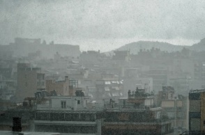 Ξεκίνησε ο χειμώνας: Βροχές και καταιγίδες την Τρίτη