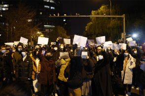 Το λευκό χαρτί έγινε το σύμβολο διαμαρτυρίας των Κινέζων