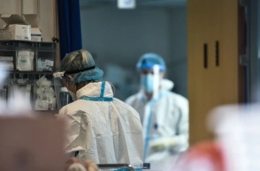 Με PCR ή Rapid test η επιστροφή των ανεμβολίαστων υγειονομικών