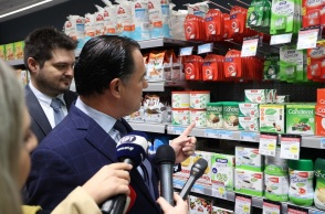 ΕΠΙΣΚΕΨΗ ΤΟΥ ΥΠ. ΑΝΑΠΤΥΞΗΣ ΑΔ. ΓΕΩΡΓΙΑΔΗ ΣΕ ΚΑΤΑΣΤΗΜΑΤΑ ΣΟΥΠΕΡ ΜΑΡΚΕΤ 