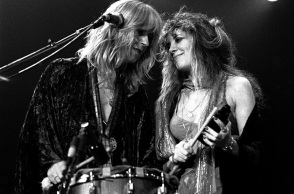 H Στίβι Νικς με την Κριστίν ΜακΒι