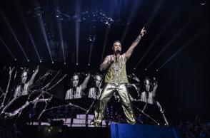 O Robbie Wiliams έρχεται στην Αθήνα για μία μοναδική συναυλία, στο Rockwave Festival 2023, το Σαββατο 1 Ιουλίου 2023, στο Terra Vibe.