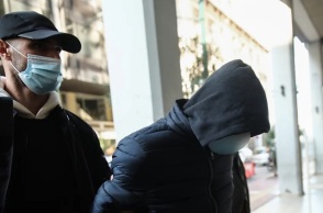 Μετανιωμένος δηλώνει ο δράστης της γυναικοκτονίας στον Πειραιά - Προθεσμία για να απολογηθεί