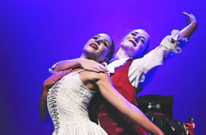 Σκηνή από την παράσταση Μότσαρτ του ΔΗΠΕΘΕ Πάτρας