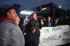 Στον εισαγγελέα σήμερα ο αστυνομικός που πυροβόλησε τον 16χρονο Ρομά