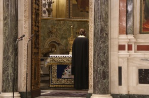 Εκκλησία με ιερέα