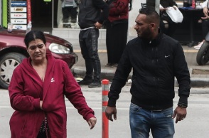 Στα Δικαστήρια οι γονείς του 16χρονου που πυροβολήθηκε: «Ζητάμε δικαίωση»