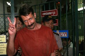 Ο Βίκτορ Μπουτ σε φυλακή της Μπανγκόκ